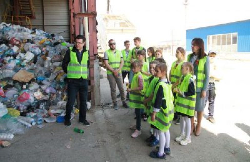 Ребята из Тогучинского района посетили мусоросортировочный завод в Новосибирске