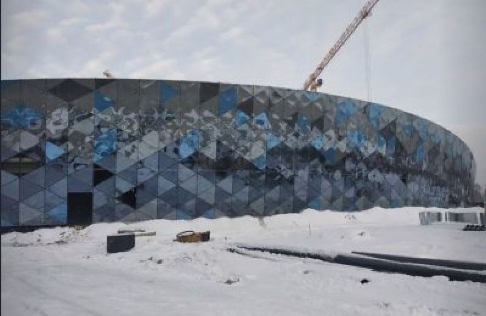 На новой ледовой арене в Новосибирске завершено остекление двух малых арен