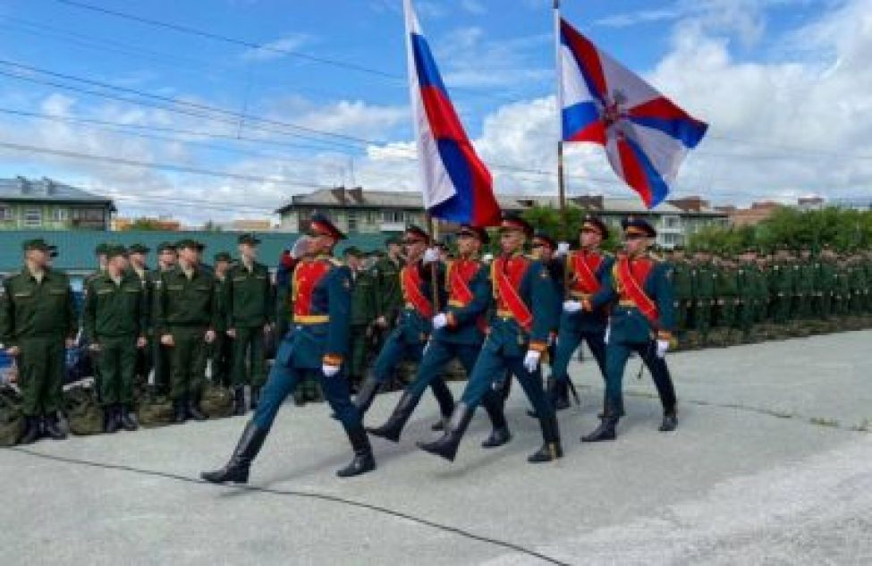 Эшелон с новосибирскими призывниками отправился на Дальний Восток