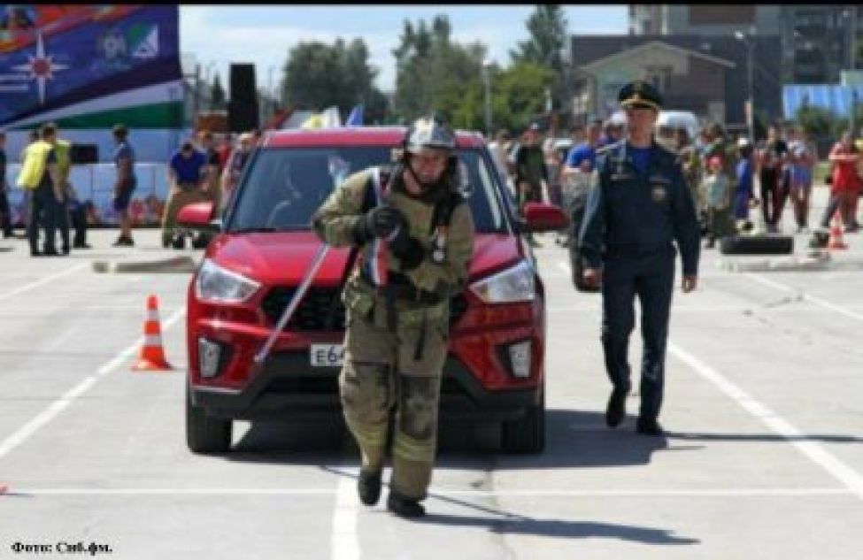 Состязания по пожарному кроссфиту прошли в Новосибирской области