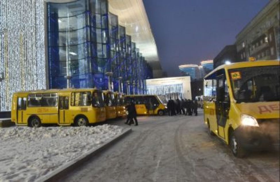 55 новых школьных автобусов получили районы Новосибирской области