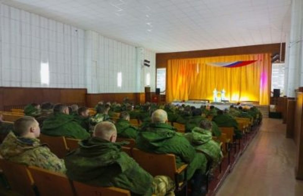 Мобилизованные сибиряки из районов Новосибирской области, Иркутска и Красноярска прошли боевое слаживание в артиллерийском полку в Шилово