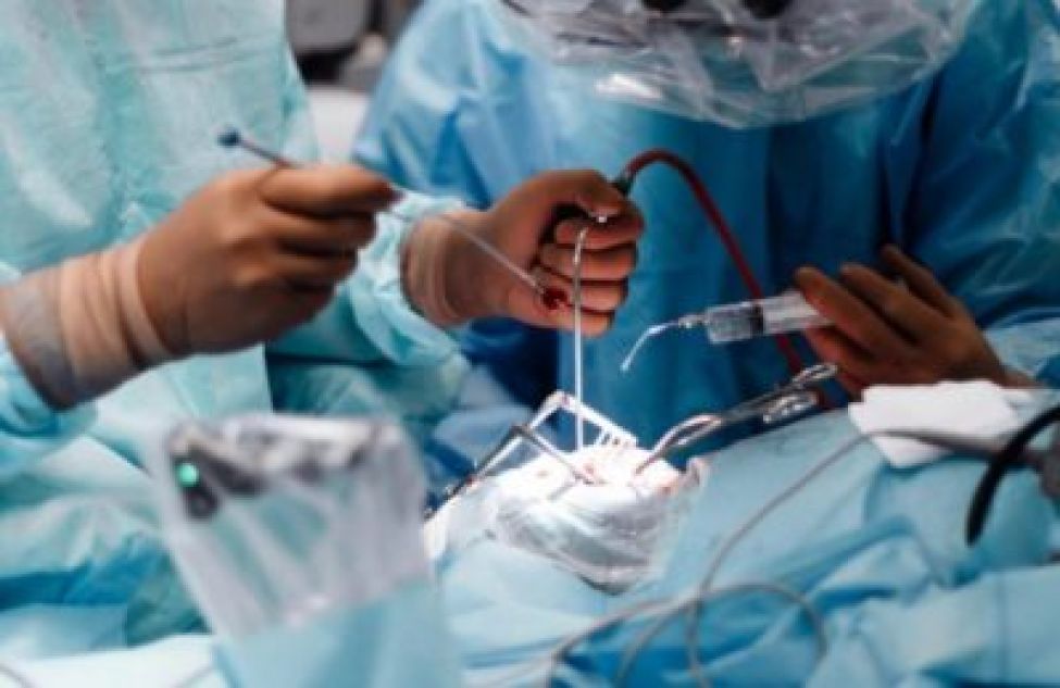 Нейрохирурги центра имени Мешалкина удалили опухоль в голове у мальчика