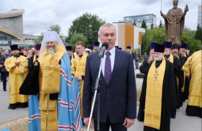 Губернатор Андрей Травников поздравил новосибирцев со 130-летием города