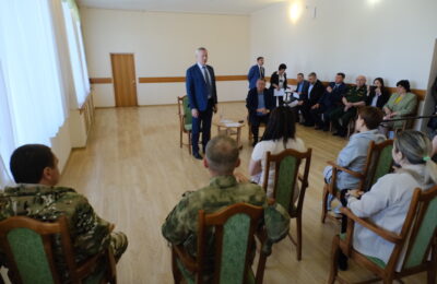 Андрей Травников встретился с участниками СВО и членами их семей в Тогучине