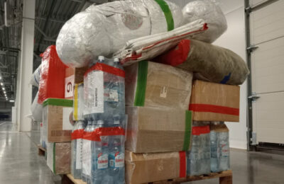 Общественная палата Новосибирской области отправила две 20-тонные фуры с гуманитарным грузом