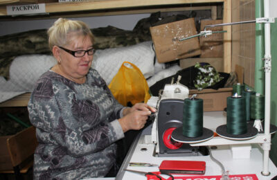 Тогучинским волонтерам подарили новые швейные машины