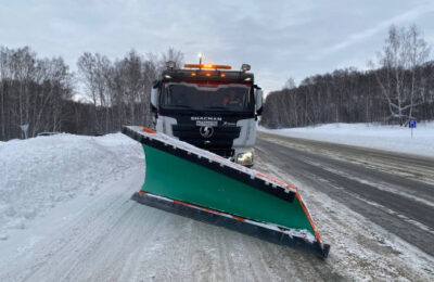До 700 единиц снегоуборочной техники ежедневно выходят на очистку дорог в Новосибирской области