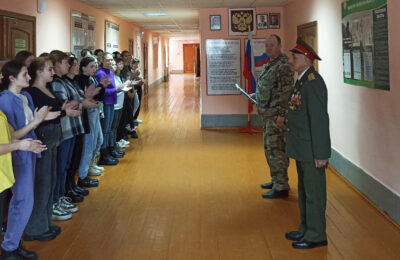 В Тогучинском политехническом колледже прошли военно-спортивные соревнования среди девушек «А-ну ка, девушки»