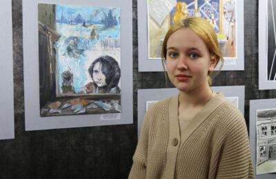 В Тогучине открылась первая выставка юной художницы из сельской школы