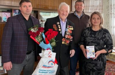 Сегодня ветерану Великой Отечественной войны Ивану Сергеевичу Артеменко исполнилось 98 лет