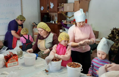 Суповые наборы и витаминный чай готовят тогучинские волонтеры