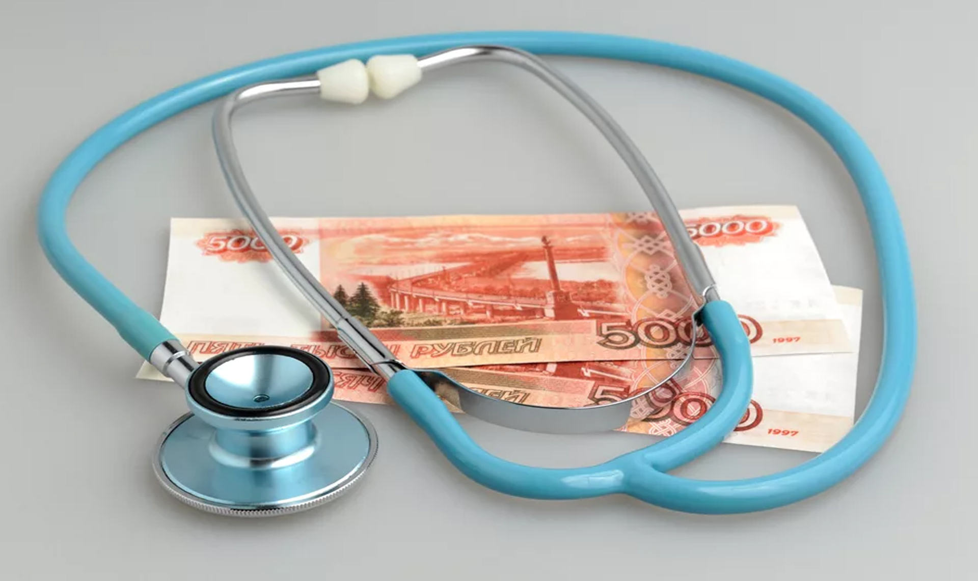 Каким медикам будут выплаты в апреле