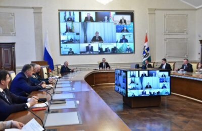 Губернатор Андрей Травников поручил провести мероприятия, посвященные Дню Победы, масштабно, организованно и безопасно