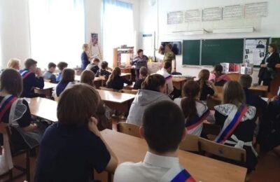 В Завьяловской школе прошла классная встреча с участником СВО и выпускником школы Александром