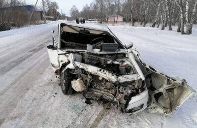 Два автомобиля не разъехались в Тогучинском районе