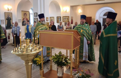 В центральном храме Тогучина прошла Божественная литургия
