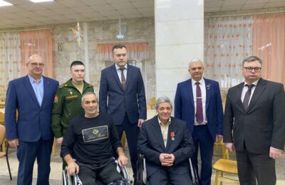 Медаль Жукова вручили в регионе участнику специальной военной операции