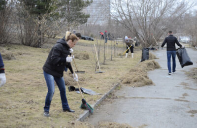 Губернатор Андрей Травников поручил как можно раньше начать весеннюю уборку территорий